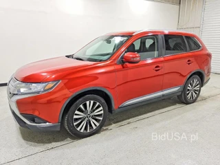 MITSUBISHI OUTLANDER SE