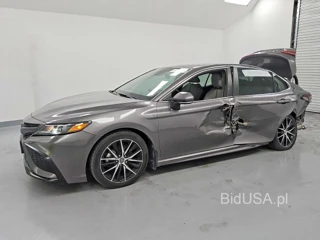 TOYOTA CAMRY SE
