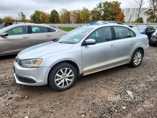VOLKSWAGEN JETTA SE