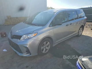 TOYOTA SIENNA L