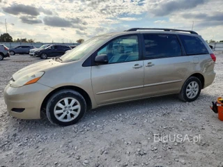 TOYOTA SIENNA LE 7 PASSENGER