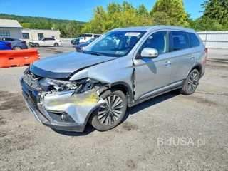 MITSUBISHI OUTLANDER SE