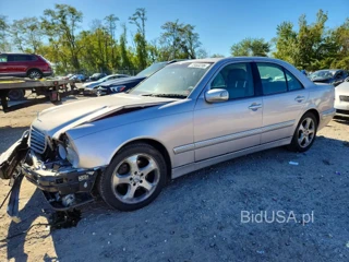 MERCEDES-BENZ E 320