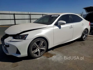 LEXUS IS 200T