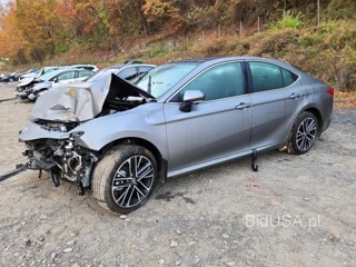 TOYOTA CAMRY XLE