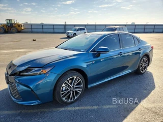 TOYOTA CAMRY XLE