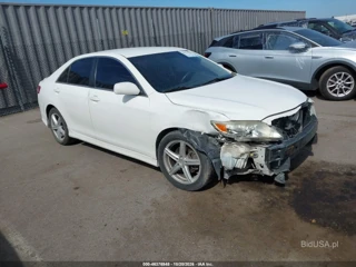 TOYOTA TOYOTA CAMRY SE
