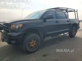 TOYOTA TUNDRA CREWMAX SR5