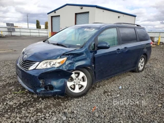 TOYOTA SIENNA LE