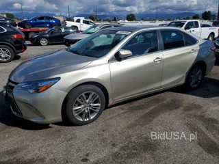 TOYOTA CAMRY SE