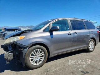 TOYOTA SIENNA XLE 8-PASSENGER