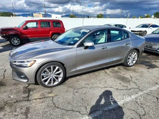 VOLVO S60 T5 MOMENTUM
