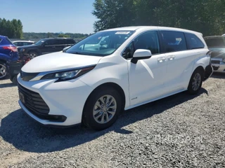 TOYOTA SIENNA LE