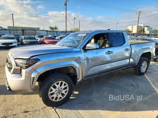 TOYOTA TACOMA SR5