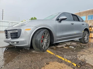 PORSCHE CAYENNE GTS