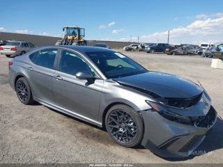 TOYOTA TOYOTA CAMRY SE
