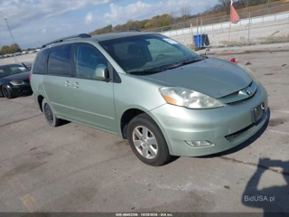 TOYOTA TOYOTA SIENNA XLE