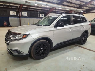 MITSUBISHI OUTLANDER SE