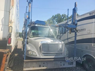 FREIGHTLINER M2