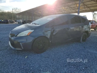TOYOTA PRIUS V
