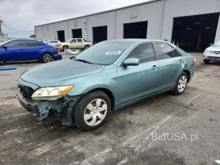 TOYOTA CAMRY LE V6