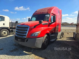 FREIGHTLINER CASCADIA 126
