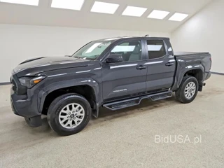TOYOTA TACOMA SR5