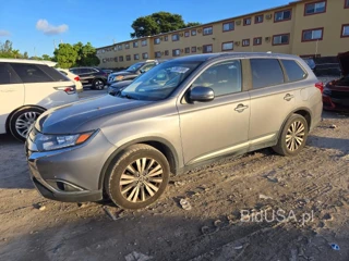 MITSUBISHI OUTLANDER SE