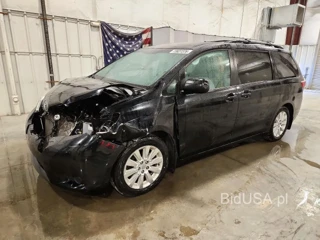 TOYOTA SIENNA LE