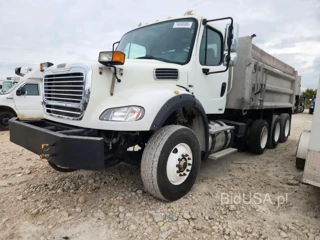 FREIGHTLINER M2