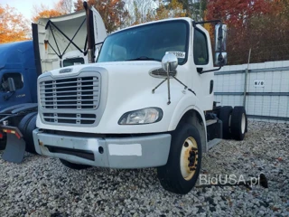 FREIGHTLINER M2