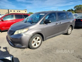 TOYOTA SIENNA BASE 7-PASSENGER