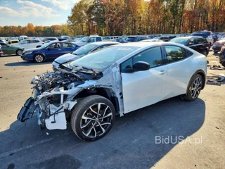TOYOTA PRIUS XLE