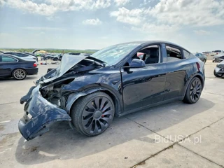 TESLA MODEL  Y