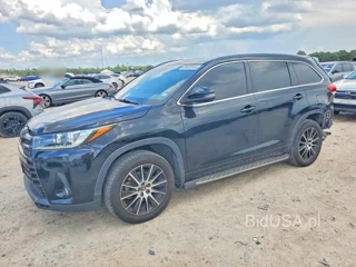 TOYOTA HIGHLANDER SE