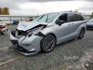 TOYOTA SIENNA XSE